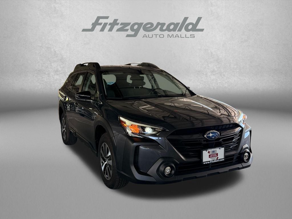 2025 Subaru Outback Premium's photo