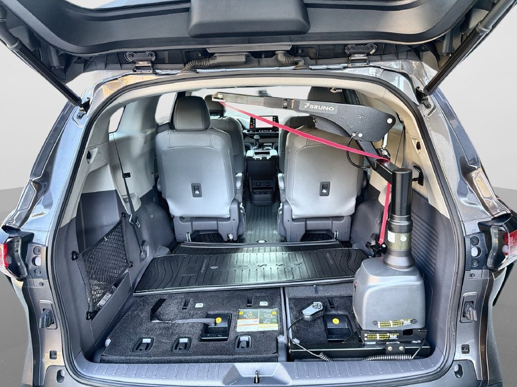 2021 Toyota Sienna XLE 7 Passenger