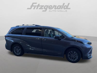 2021 Toyota Sienna XLE 7 Passenger