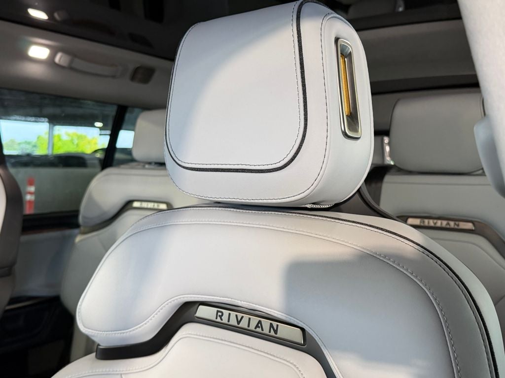 2023 Rivian R1S Adventure