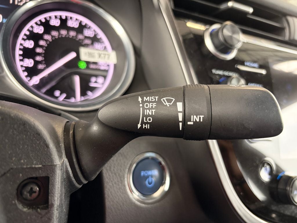 2020 Toyota Camry Hybrid XLE