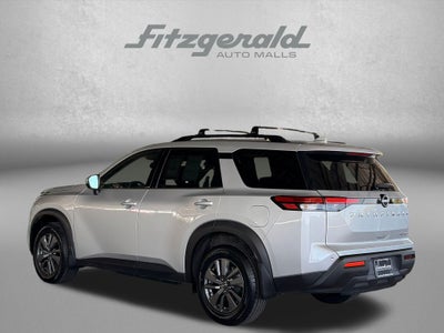 2024 Nissan Pathfinder SV