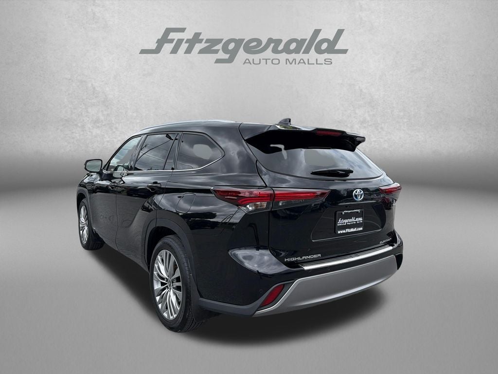 2024 Toyota Highlander Hybrid Platinum