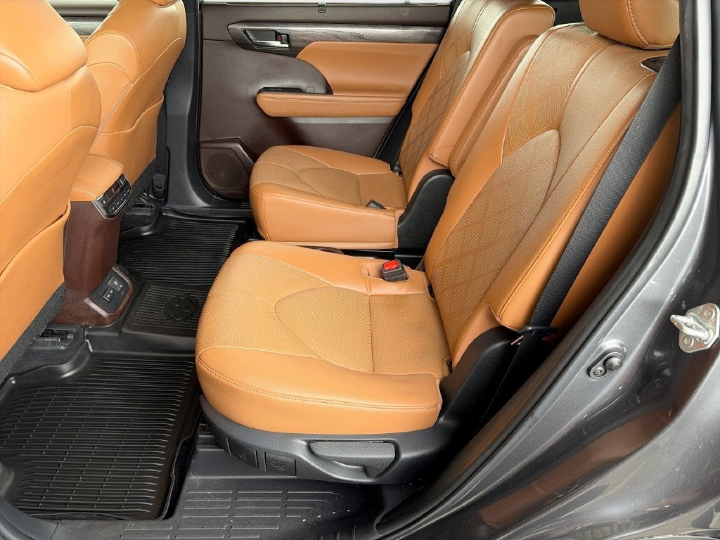 2022 Toyota Highlander Platinum