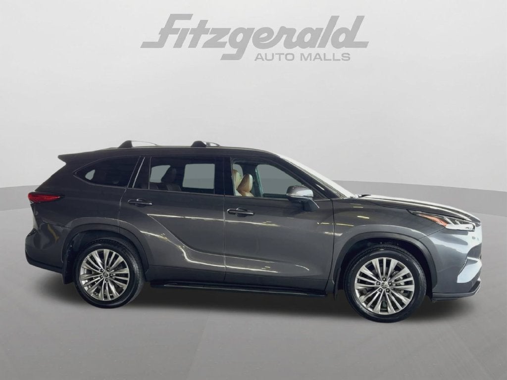 2022 Toyota Highlander Platinum