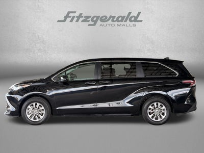 2026 Toyota Sienna LE 8 Passenger