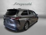2022 Toyota SIENNA XLE XLE