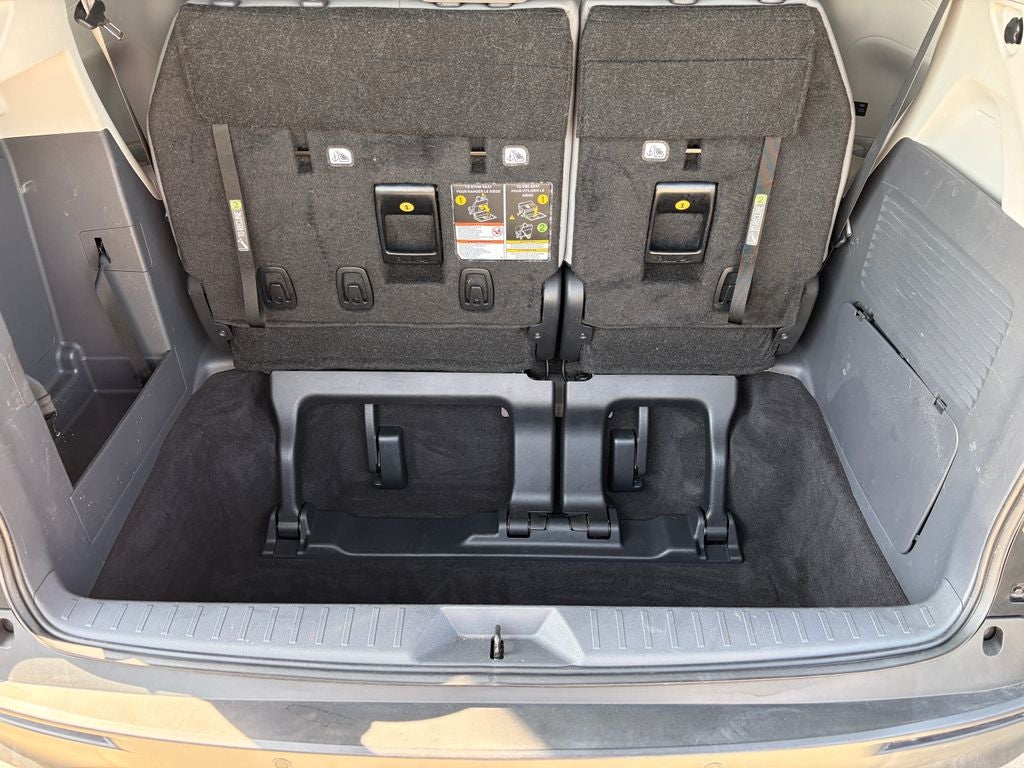 2024 Toyota SIENNA XLE XLE 8 Passenger