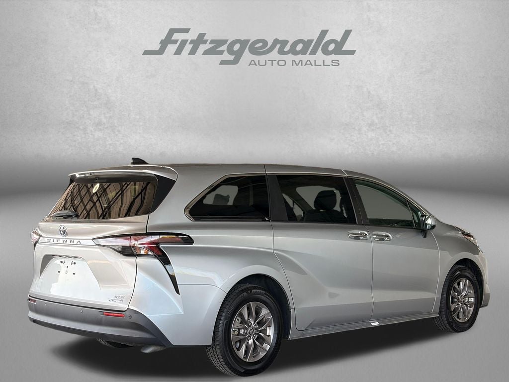 2023 Toyota Sienna XLE 7 Passenger