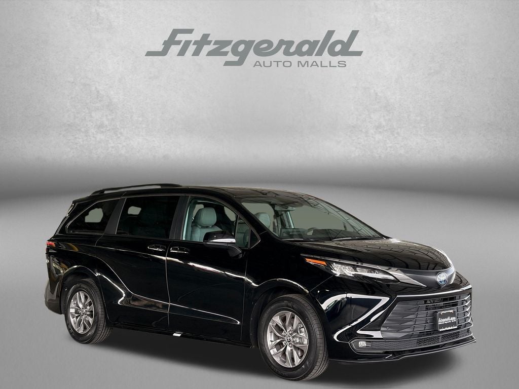 2025 Toyota SIENNA XLE XLE 8 Passenger