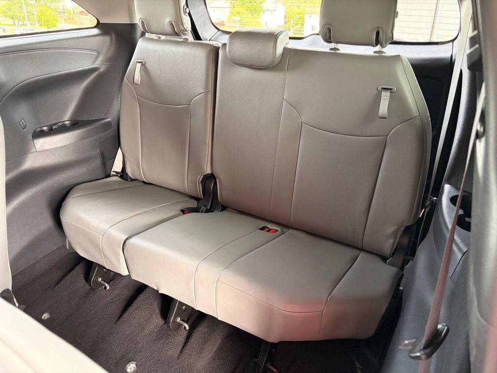 2025 Toyota SIENNA XLE XLE 8 Passenger