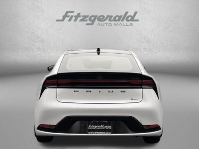 2024 Toyota PRIUS XLE