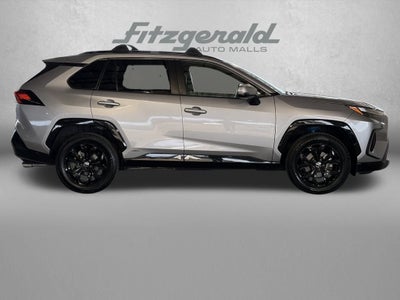 2022 Toyota RAV4 HYBRID SE