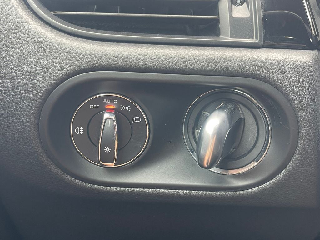 2024 Porsche Macan T