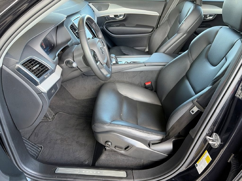 2025 Volvo XC90 B5 Core