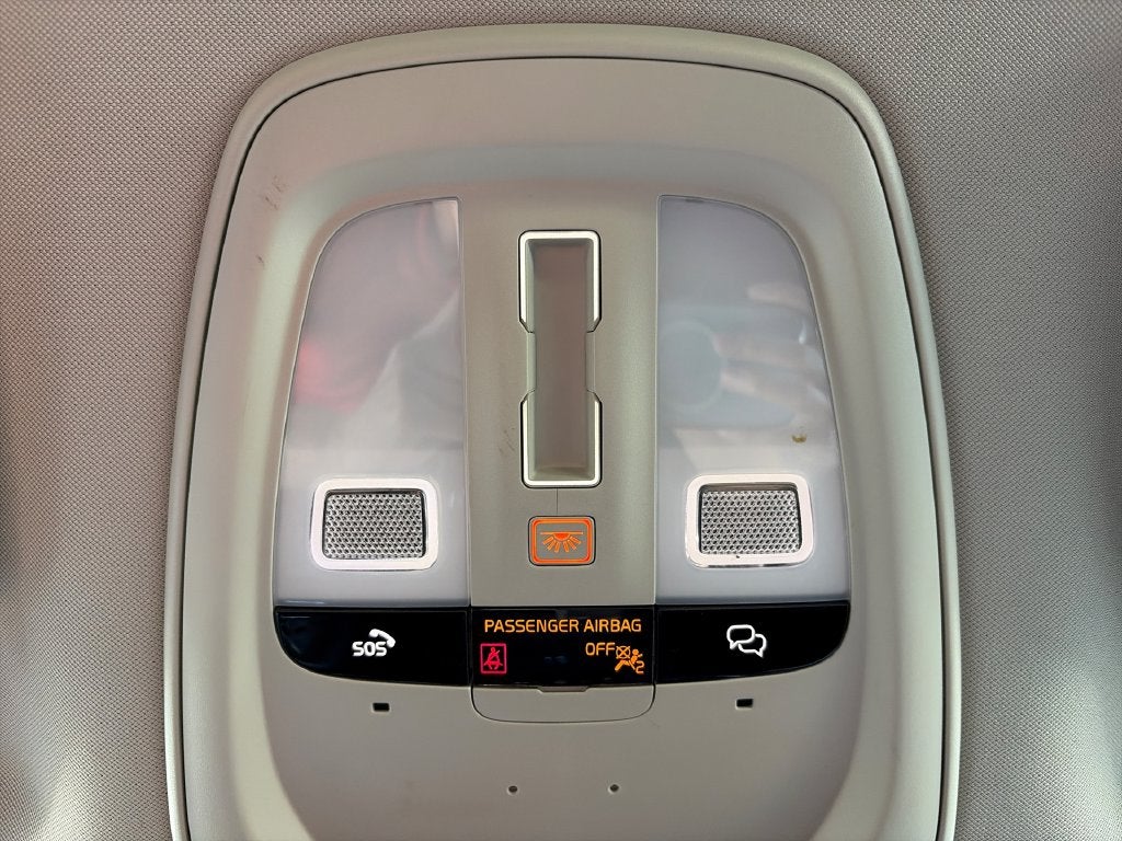 2025 Volvo XC90 B5 Core