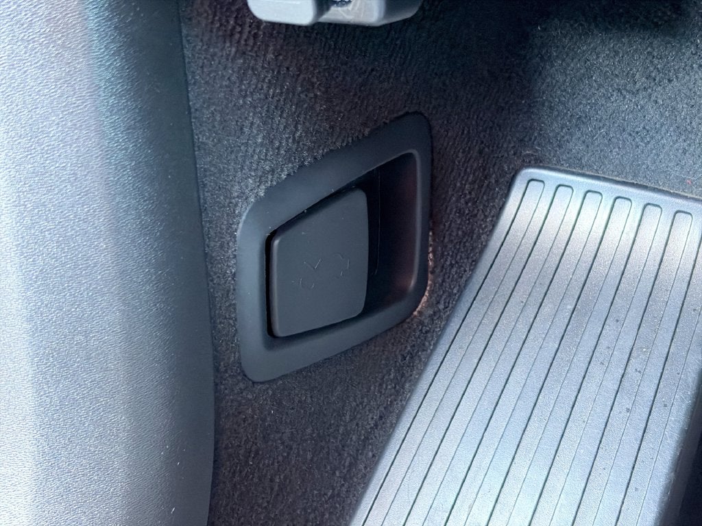 2025 Volvo XC90 B5 Core
