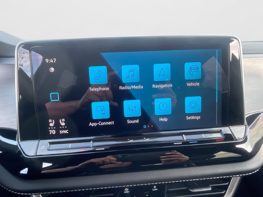 2024 Volkswagen Atlas Cross Sport 2.0T SE w/Technology