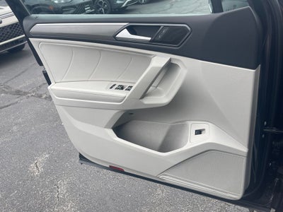 2024 Volkswagen Tiguan 2.0T SE R-Line Black