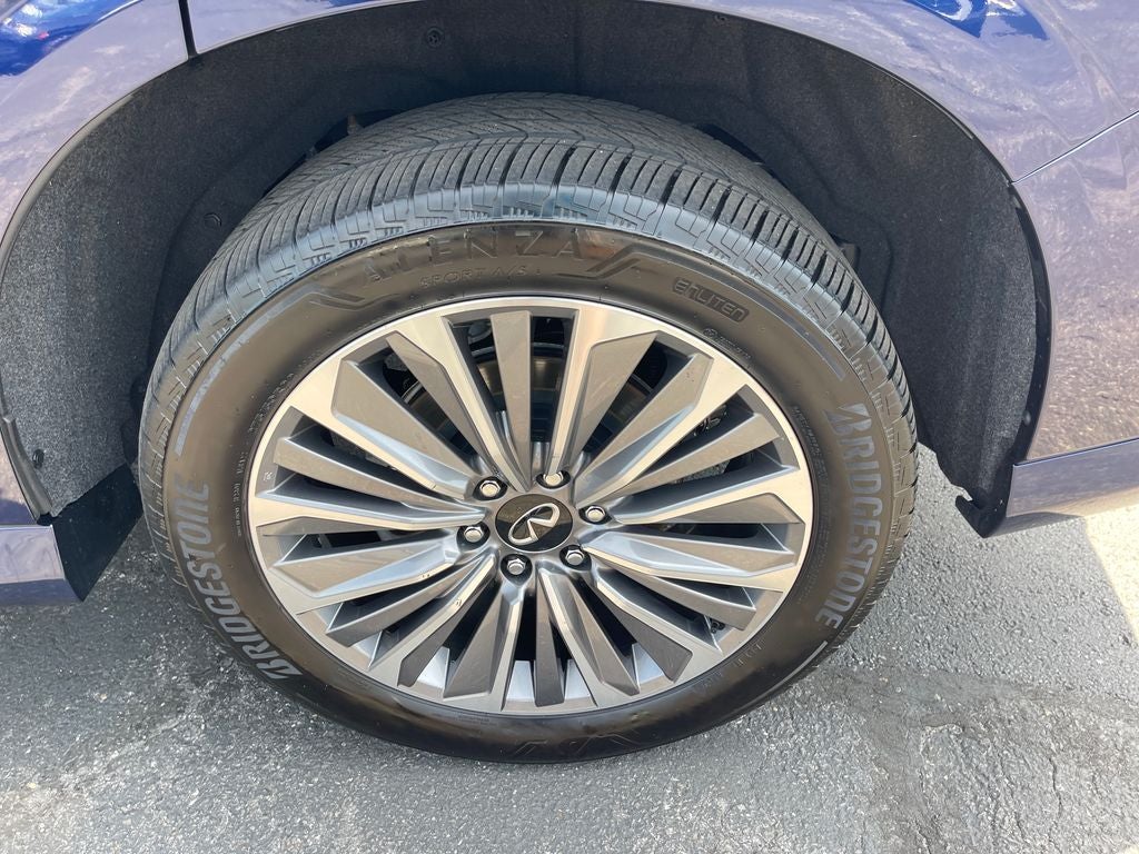 2025 INFINITI QX80 LUXE