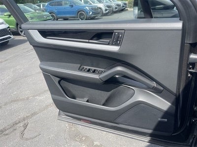 2024 Porsche Cayenne Base