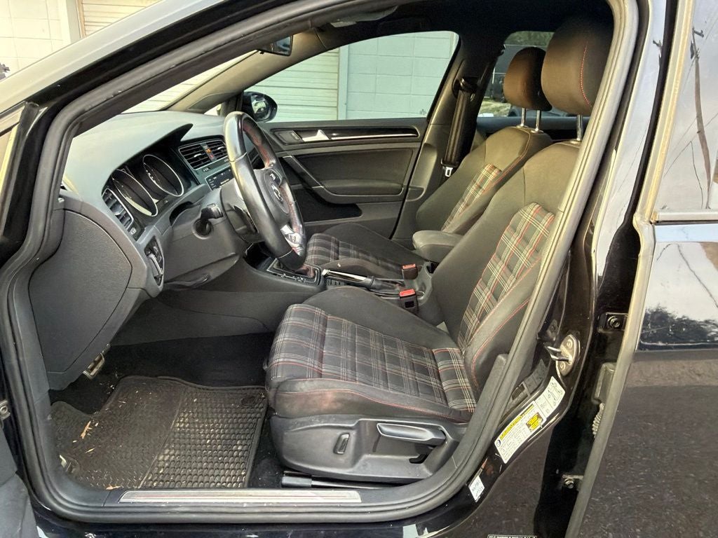 2017 Volkswagen Golf GTI S