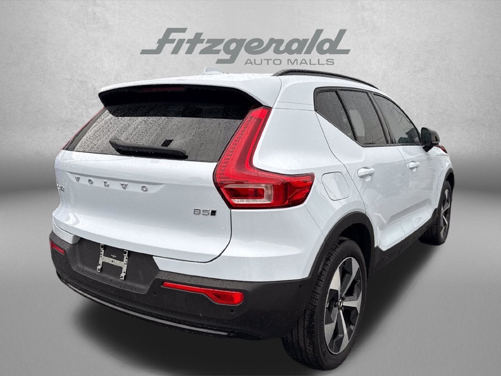 2026 Volvo XC40 B5 Plus