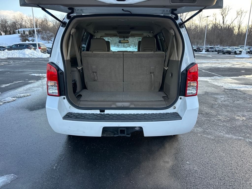 2012 Nissan Pathfinder LE