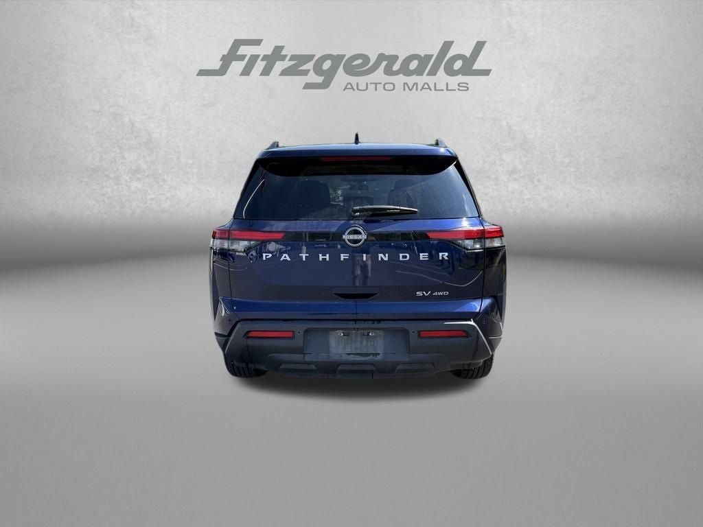 2022 Nissan Pathfinder SV