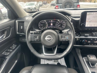 2025 Nissan Pathfinder SL