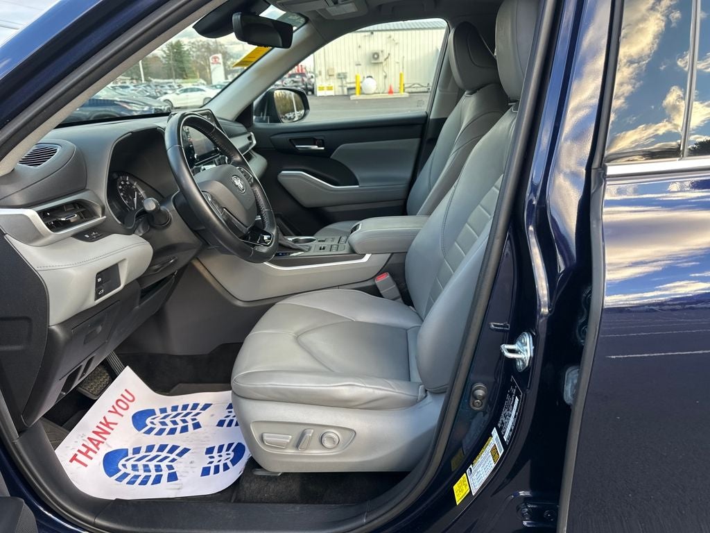 2021 Toyota HIGHLANDER XLE