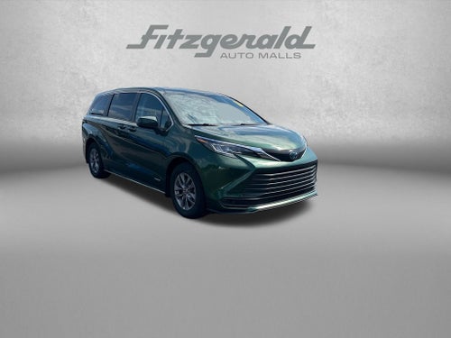 2021 Toyota Sienna LE 8 Passenger