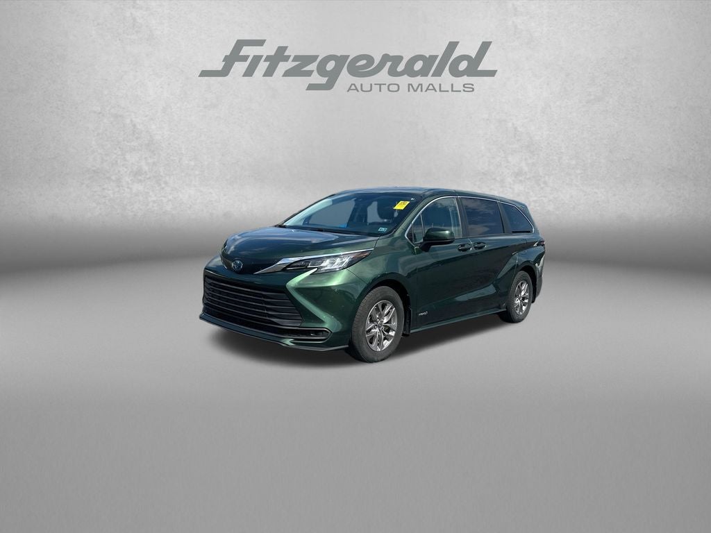 2021 Toyota Sienna LE 8 Passenger