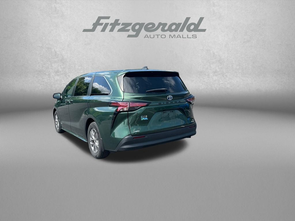 2021 Toyota Sienna LE 8 Passenger