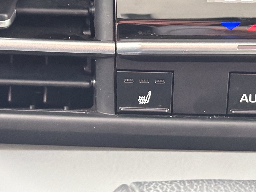 2025 Toyota Sienna XLE 8 Passenger