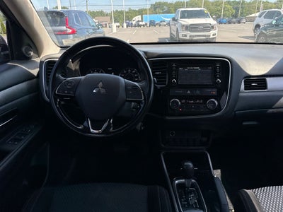 2017 Mitsubishi Outlander ES