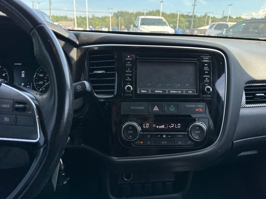 2017 Mitsubishi Outlander ES