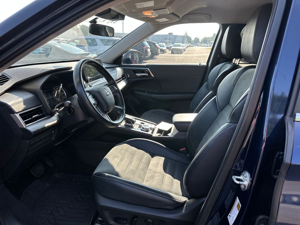 2024 Mitsubishi Outlander SE