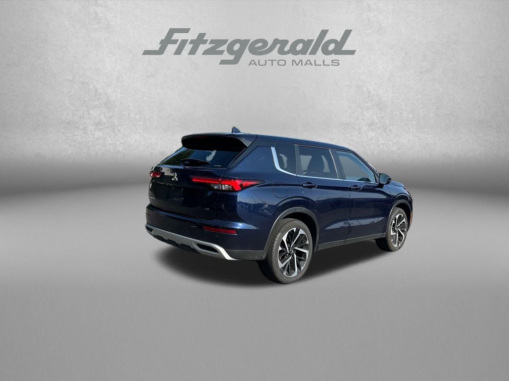 2024 Mitsubishi Outlander SE