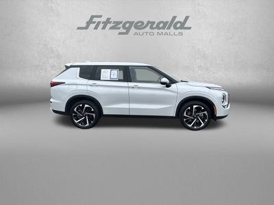 2024 Mitsubishi Outlander SE