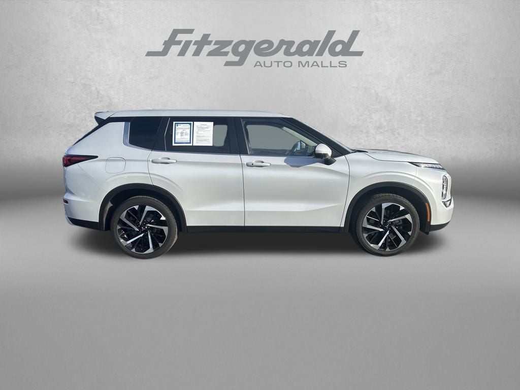 2024 Mitsubishi Outlander SE