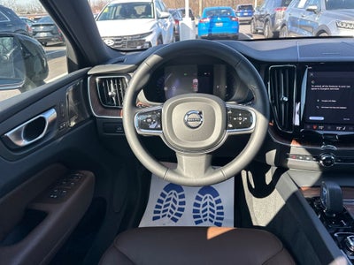 2024 Volvo XC60 B5 Plus Dark Theme