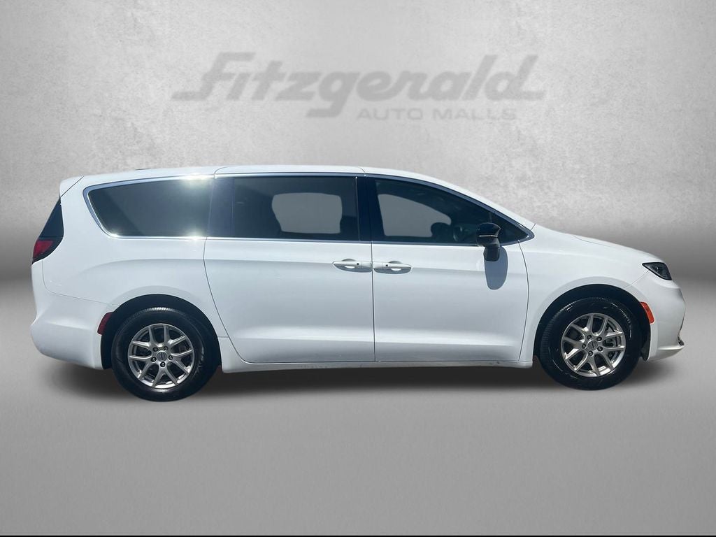 2024 Chrysler Pacifica Touring