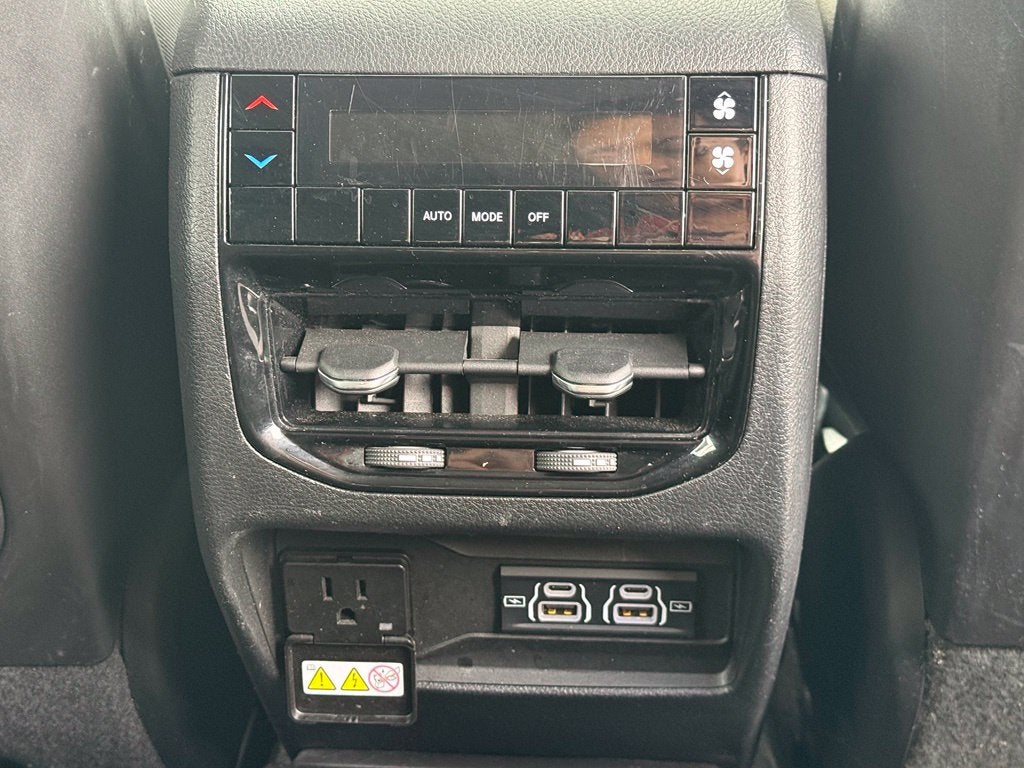 2023 Jeep Grand Cherokee L Laredo 4x4