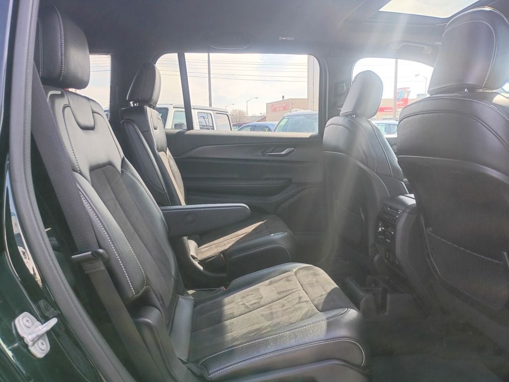 2023 Jeep Grand Cherokee L Altitude 4x4