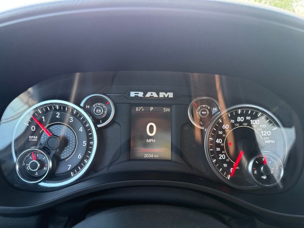 2023 RAM 1500 Tradesman Crew Cab 4x4 6'4' Box