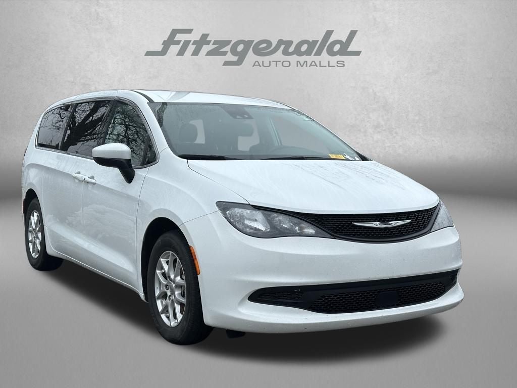 2023 Chrysler Voyager LX