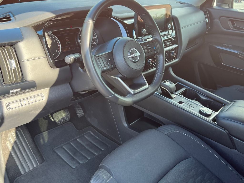 2025 Nissan Pathfinder SV 4WD