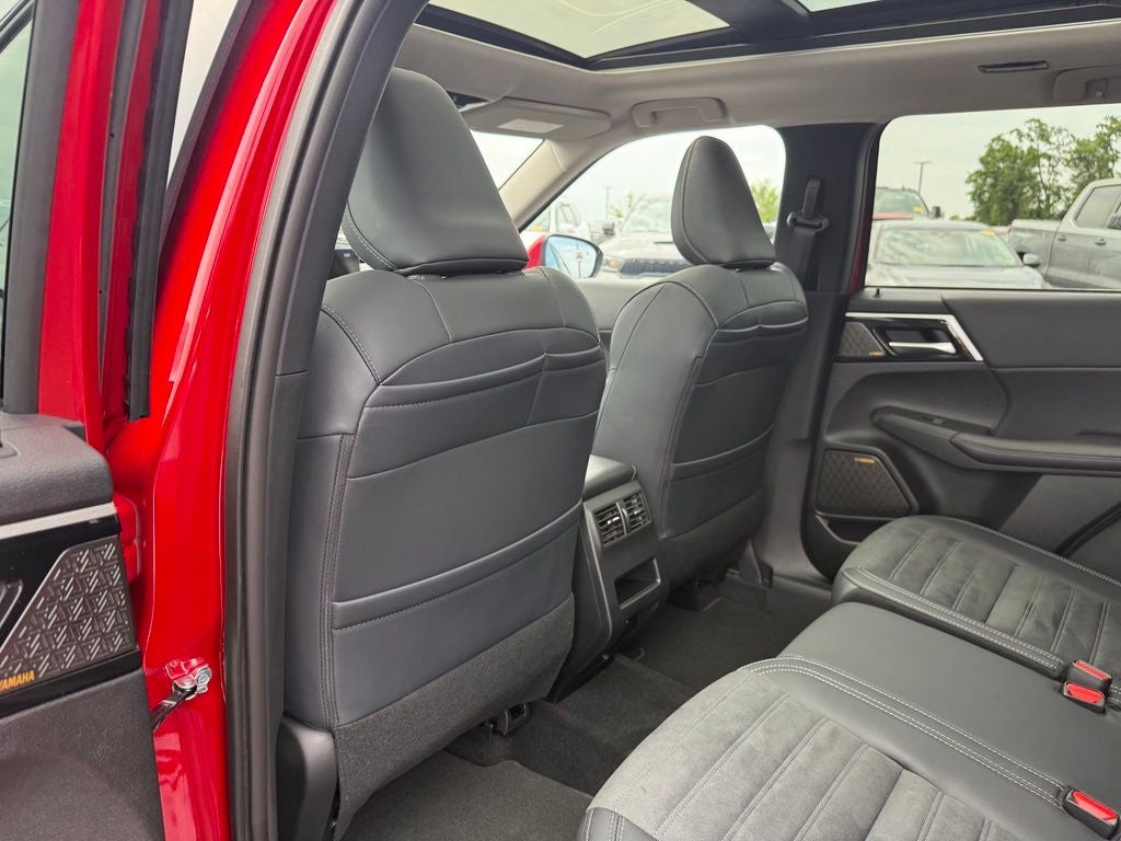 2025 Mitsubishi Outlander SE