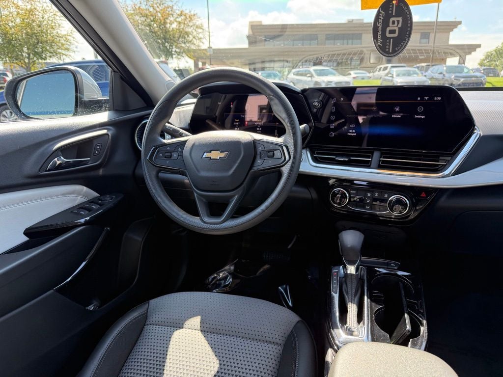 2025 Chevrolet Trax FWD LT